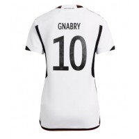 Camiseta Alemania Serge Gnabry #10 Primera Equipación Replica Mundial 2022 para mujer mangas cortas